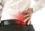 関節の痛みから次第に背骨が動かなくなる「強直性脊椎炎」の恐怖！ 日本では1万人に4人が発症