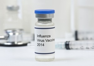 インフルエンザの予防接種をすべきか否か?　ワクチンの副作用リスクを考える