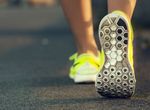 あなたの腰痛は、自分の足に合った靴を選び、正しい歩き方をすれば、必ず改善する!