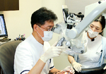 日本の歯科の医療費は桁違いに安い！歯科用顕微鏡による治療は自由診療で