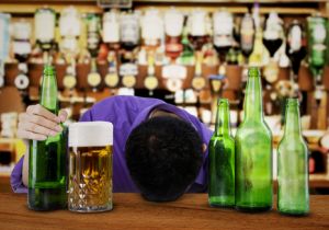 なぜ酒を飲むと酔っぱらうのか?　アルコールが脳幹部や延髄にまで達すれば赤信号!
