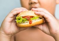 親の“情け”が肥満児を食べすぎに走らせる!? 家族の「肥満」を正しく認識するには……
