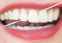 デンタルフロスに虫歯予防の科学的な根拠なし？ 効果がないのは正しく使っていないから？