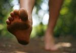 ＜クッション性のある靴の中敷き＞にケガの予防効果なし～「裸足」で足の機能を取り戻せ！