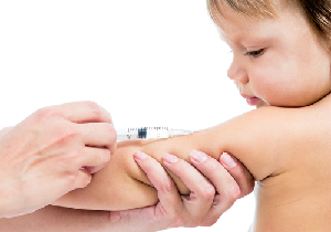 アトピー性皮膚炎を発症しているとインフルエンザワクチンの予防効果が低下する！