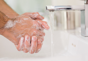 除菌効果が高い「手洗い」のポイントは「水温」よりも洗浄時間と確実性・丁寧さ！