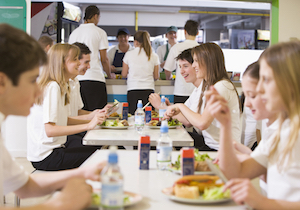 春名風花さん「中学校の昼休憩が15分」に大きな反響 子どもに教えたい「食育」とは？