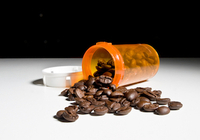 市販薬に含まれる「カフェイン」による急性中毒症！自殺目的で若年者を中心に広く深く蔓延