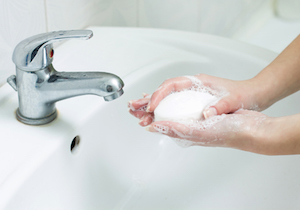 約1割がトイレに行っても手を洗っていない！インフルエンザなどの感染症を防ぐ「正しい手洗い」とは？の画像1